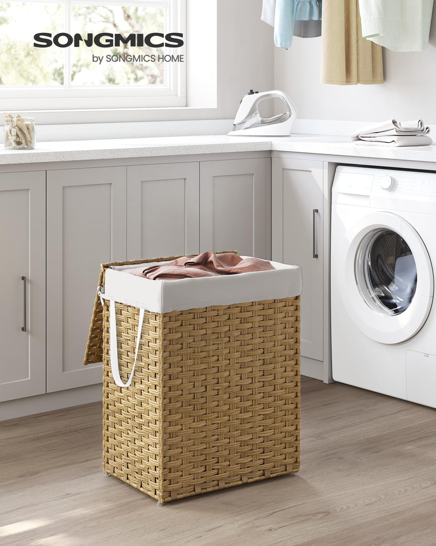 SONGMICS Wäschekorb, Wäschesammler 90 L, Wäschebox aus synthetischem Rattan, mit Deckel und Griffen, geflochten, faltbar, herausnehmbarer Wäschesack, pastellgelb LCB51NL